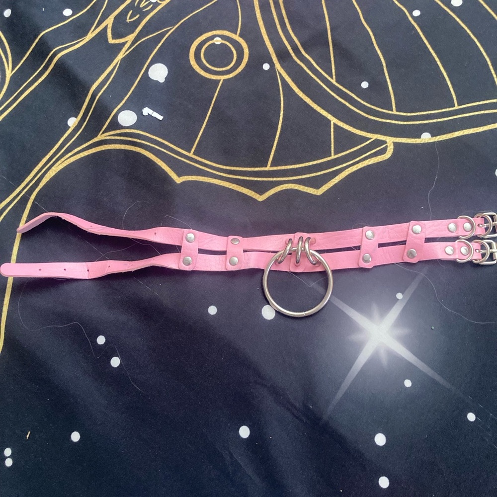 Pink choker